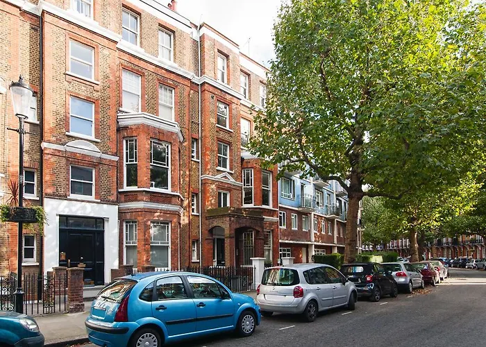 Kensington Garden View Apartment