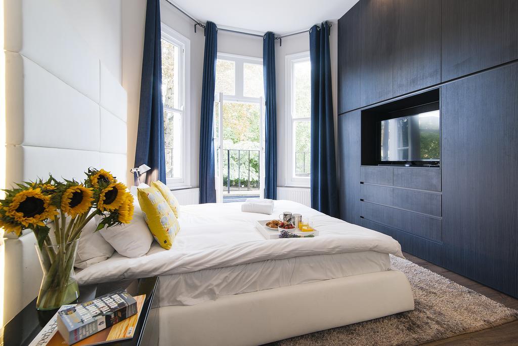 Kensington Garden View Apartment *