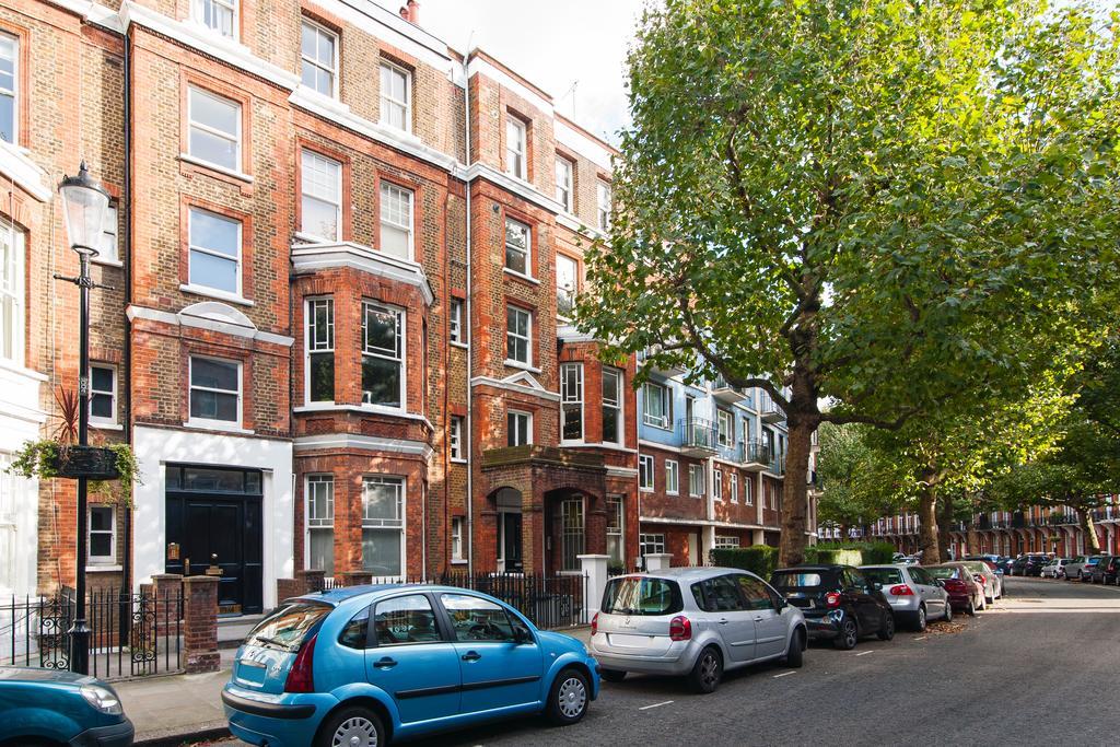 Kensington Garden View Apartment